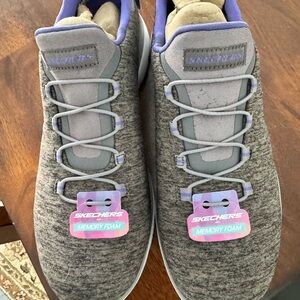 Skechers women new memory foam